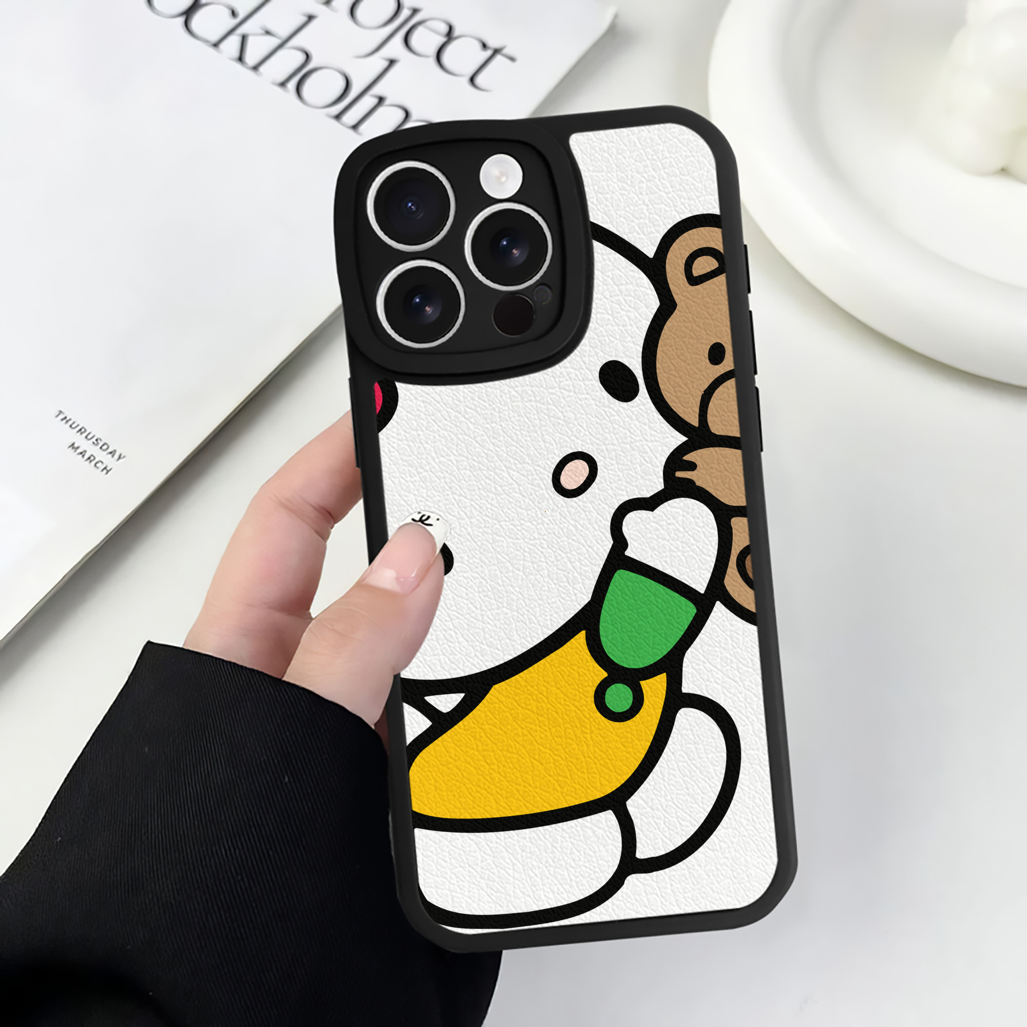（画像用） Hello Kitty ハローキティ 【iPhone 16シリーズ対応】シリコンスマホケース（レザー調） 材質：シリコン